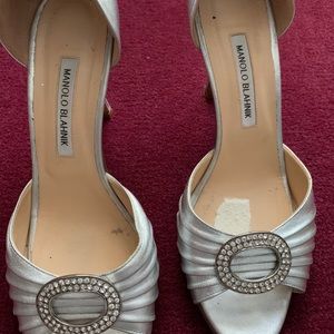 Manalo blanc heels